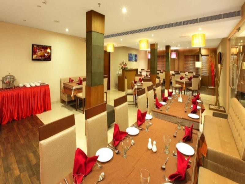 Park Residency Adoor Hotel Adur Exterior photo