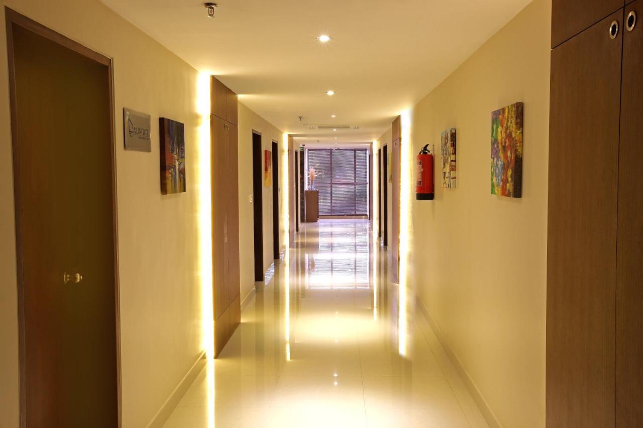 Park Residency Adoor Hotel Adur Exterior photo