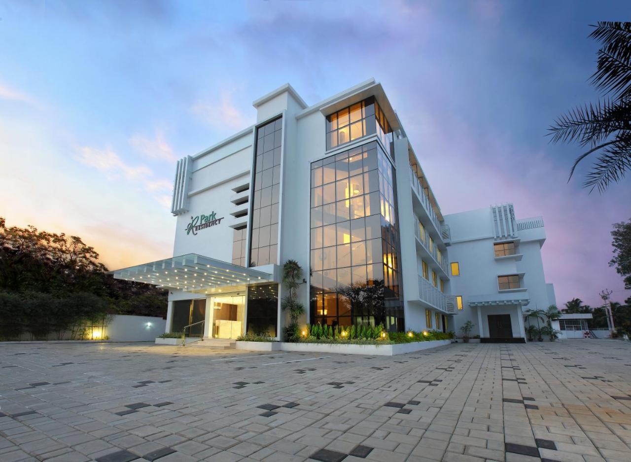 Park Residency Adoor Hotel Adur Exterior photo